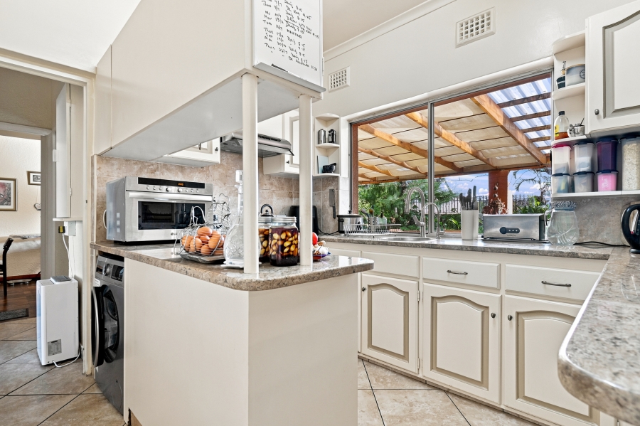 3 Bedroom Property for Sale in Wetton Western Cape